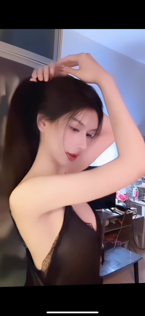 Junyaa09's tweet photo. มัดผมรออ~~~

#สาวสอง #ladyboy #ladyboybkk #bkk https://t.co/uHQTmntmxq