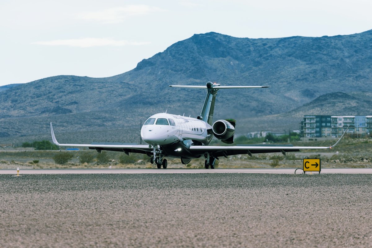 embraer's tweet photo. A #EmbraerSelection de hoje traz para você as melhores imagens das estrelas da #NBAABACE 2024, o jato líder de mercado, o #Praetor600, a aeronave da categoria Leve mais vendida por 12 anos consecutivos, o #Phenom300E, e a mais nova evolução da família, o #Phenom100EX. https://t.co/RYdYHUPEUI
