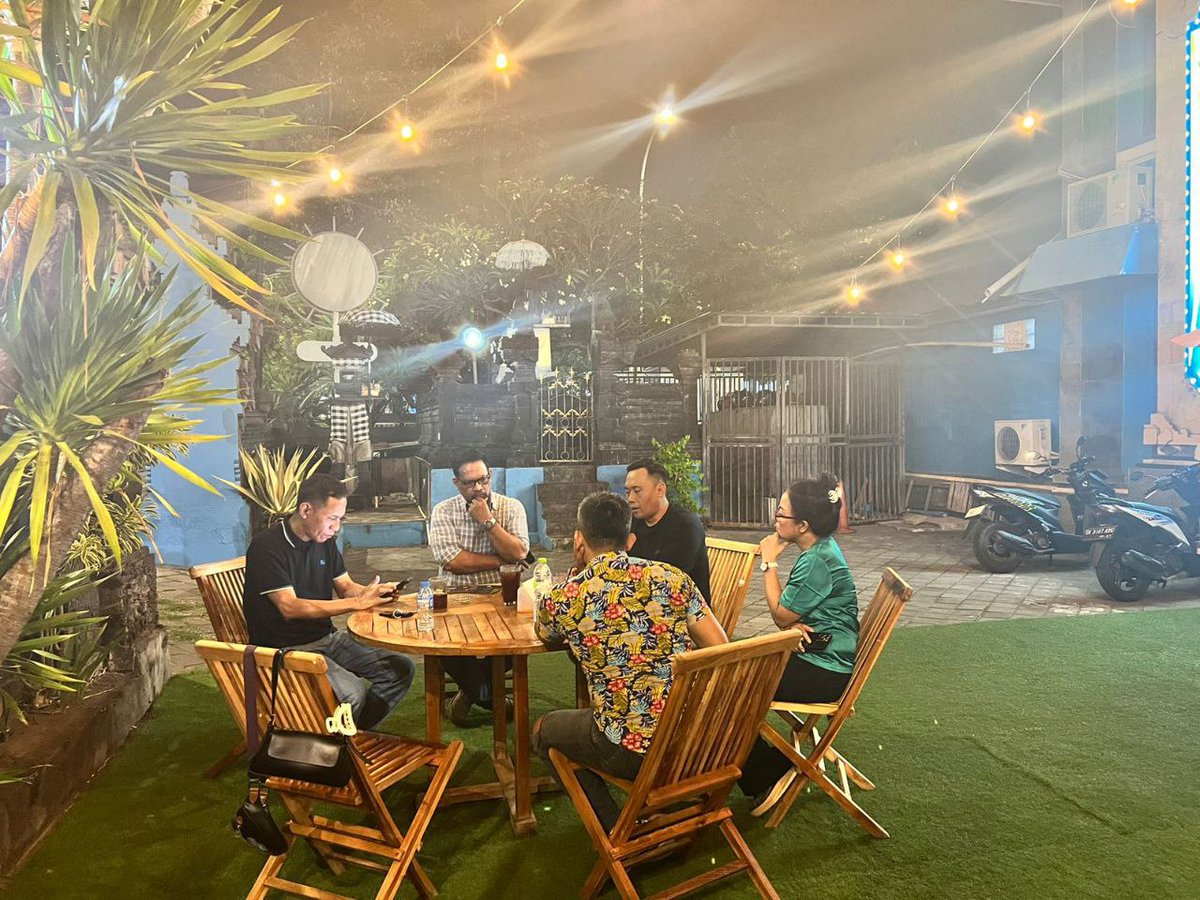Smart_X_World's tweet photo. 🥰Following the event in Bali, private negotiations are taking place with key leaders focused on long-term collaboration and the creation of a financially sustainable future. https://t.co/na9YEntz23