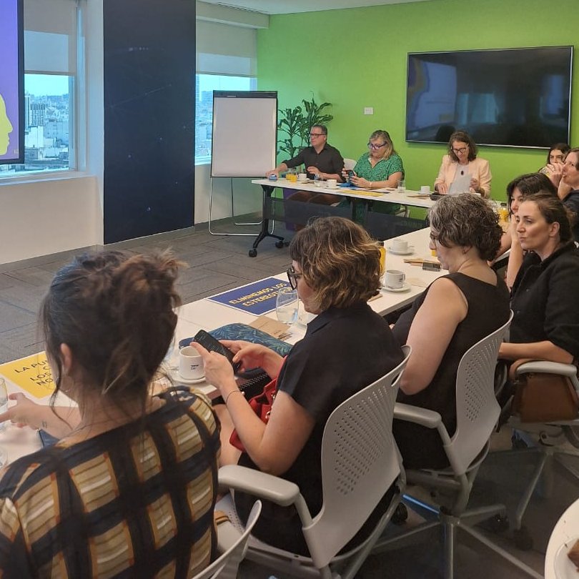 📣 ¡Por un futuro libre de estereotipos!

🟡🔵 Encuentro del capítulo argentino de la <a href="/un_stereotype/">Unstereotype Alliance</a> sobre el poder transformador de las narrativas en contextos desafiantes, con la participación de @mnvonumujeres <a href="/Magda_Furtado/">Magdalena Furtado</a> <a href="/AlurraldeJasper/">alurraldejasper</a>