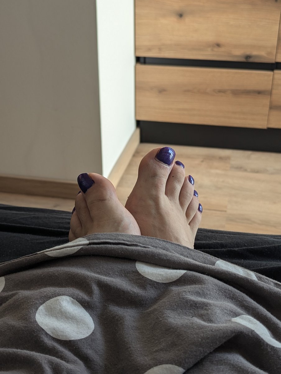 Felfel2014's tweet photo. So i redid my toenails, who likes it?

#sissyboy #sissygurl #sissygermany #sissytoes #crossdressergermany #crossdressing #crossdresserfeet #sissyfeminisierung #sissyfeminisation #feetpic #purplenails https://t.co/UxBedRck1k