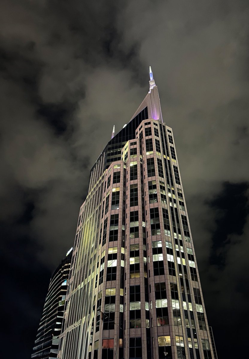 joannpip's tweet photo. I’m backkk 😎
I hope y’all are having a good start to your week and enjoyed your weekend!
#At&tBuilding #BatmanBuilding #NashvilleTN #LivingMyLife ✌︎︎ https://t.co/AqzO2dhiDA