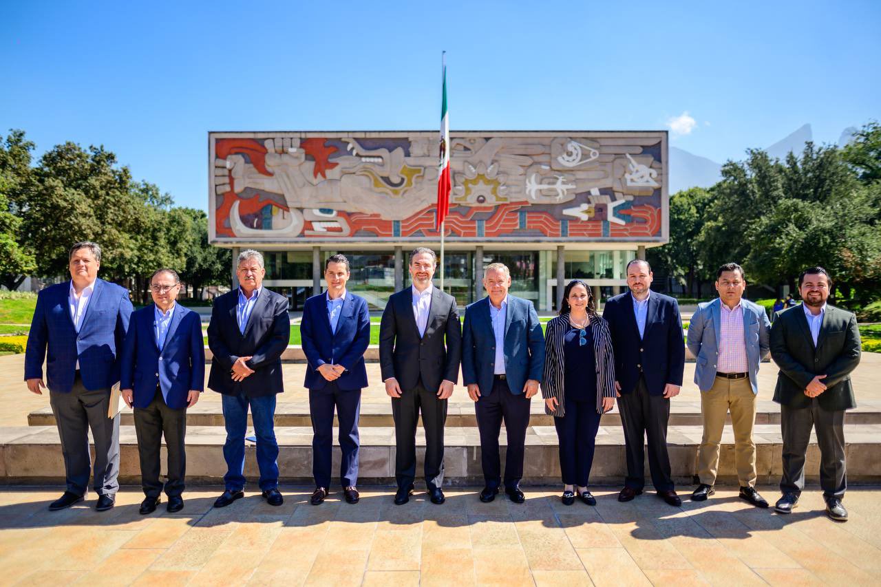 Adrián de la Garza en el Tecnológico de Monterrey. 