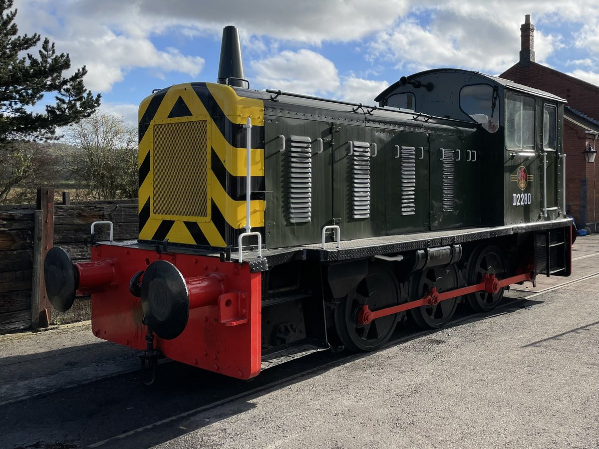 Davidal20103984's tweet image. Diesels on show at @GWSR this weekend
#class03 #class20 #class47