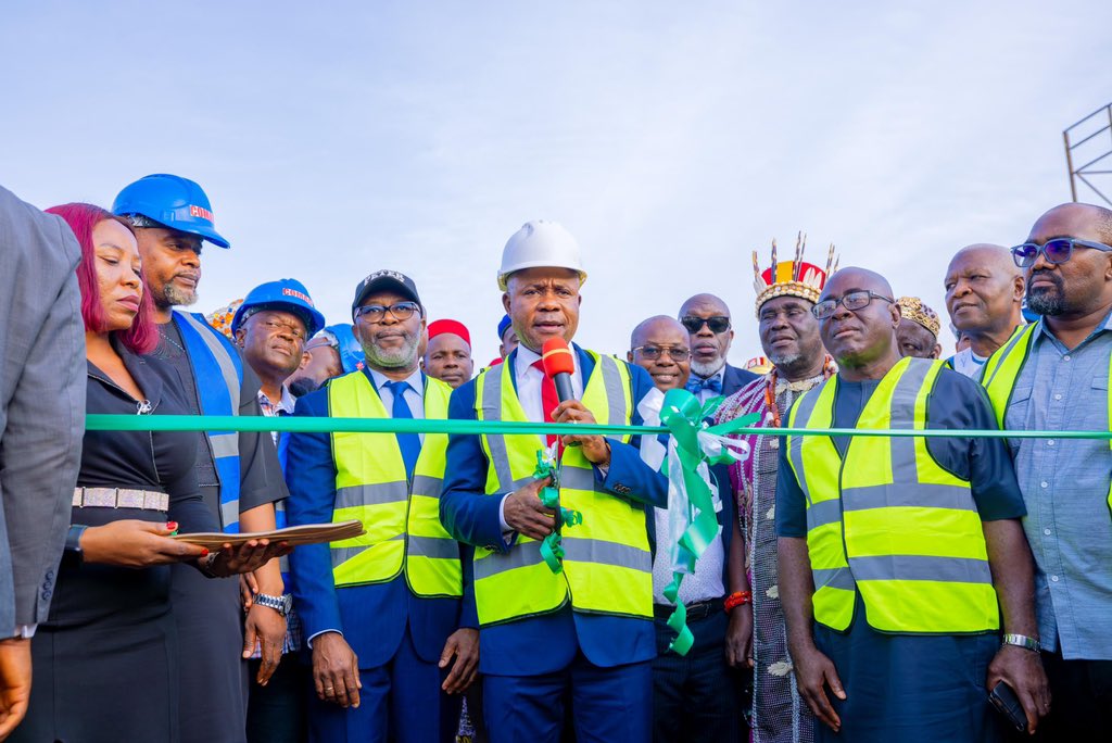 PNMbah's tweet photo. Today, we flagged off the dualisation of the 43.7km Penoks - Abakpa Nike - Ugwogo - Nike - Opi - Nsukka Road, with a completion timeline of 18 months, along with the installation of streetlights.

It is a promise kept, one we made in the campaign to ensure no part of the state is left behind in our pursuit of exponential economic growth. On completion, it will reduce travel time between Enugu and Nsukka to 30 minutes, making it easier for residents to live in Nsukka and work in Enugu or vice versa, and also strengthening both bonds of unity and economic potentials. 

Our administration’s grassroots-based development and economic model place Nsukka zone at an advantage. We are doing projects based on electoral wards, and Nsukka zone with 102 wards benefits the most from this model. The zone will end up with 102 smart schools, 102 Type 2 Primary Healthcare Centers, and more than 1,000 km of roads, since we also want to build at least 10 km of roads per ward. 

The support today was overwhelming. To the resilient people of Nsukka and all who share in our vision, I am deeply thankful. I extend special appreciation to our royal father, the Igwe of Edem Ani and Chairman of Enugu State Council of Traditional Rulers, His Majesty, Igwe Samuel Ikechukwu Asadu, and other leaders of the zone for their kind words and steadfast belief in this project.

We are on track to building the Enugu State of our dreams - a stronger, more connected state that stands as a beacon of growth and limitless  opportunities. We have only just begun.

Tomorrow is here.