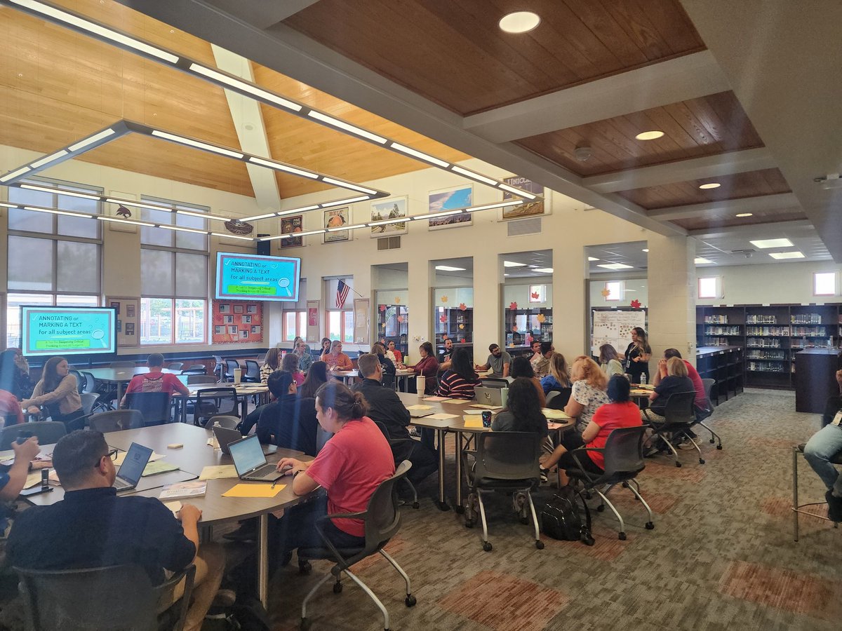 Sharing expertise from teachers leaders on our campus for our collaboration days. Today's focus is annotating text in all subject areas to foster reading comprehension.📚 #WeareBeattie  #ThisisRUSD