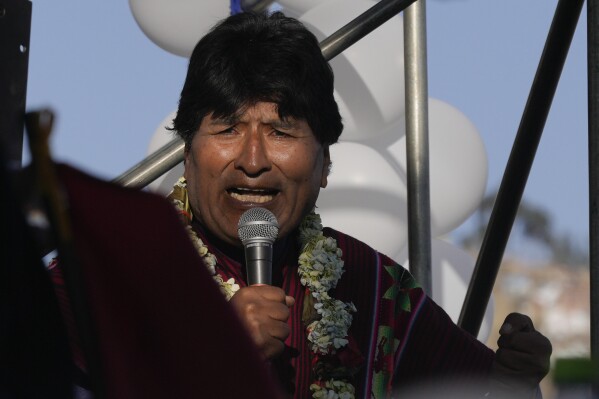 ElDatoEcua's tweet photo. #Urgente Evo Morales será acusado de asesinato en grado de tentativa por disparar contra policías tras saltarse un control antidroga en una carretera en Bolivia. https://t.co/FeKiMs1YGy