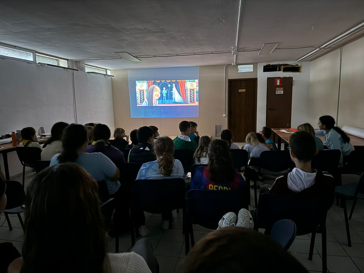 Aquest dissabte la pluja no ens va parar i vam continuar per NEVERLAND per ajudar a la Campaneta. 🧚🏻‍♀️
Hem cridat als indis i ens han ensenyat jocs de la seva cultura amb els quals ens ho hem passat molt bé!!
I finalment, vam inaugurar el Cinema Roser amb la pel•lícula de WISH! 🍿