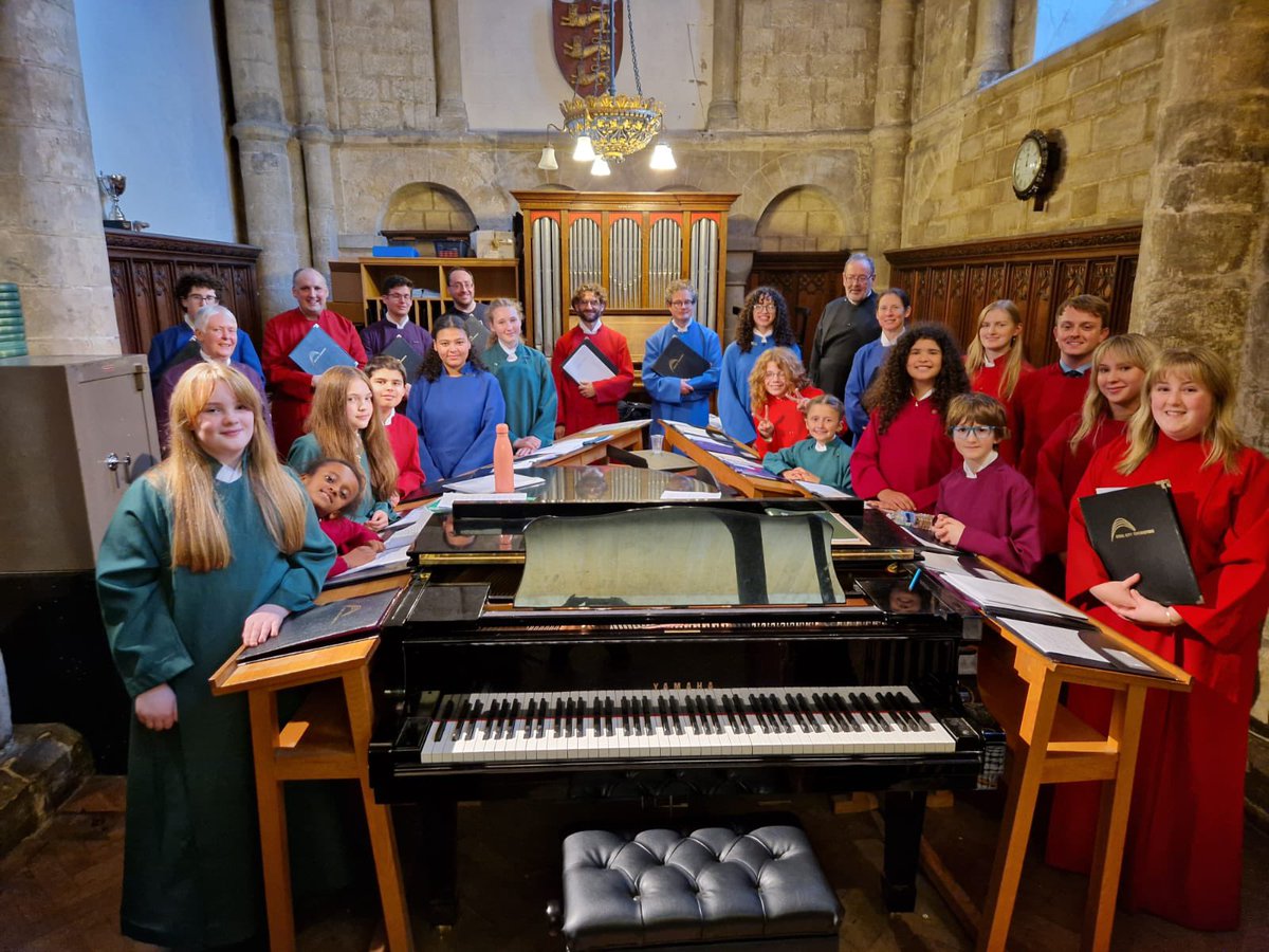 SteelChoristers's tweet image. We're on tour! 🚗🚗🚗 Great to be singing Evensong at @WinCathedral this week 

Monday ✅🎶
Sasha Johnson Manning responses 
Brewer in D
Balfour Gardiner Evening Hymn

Thanks to @JoshStephensOrg for playing! 🤩