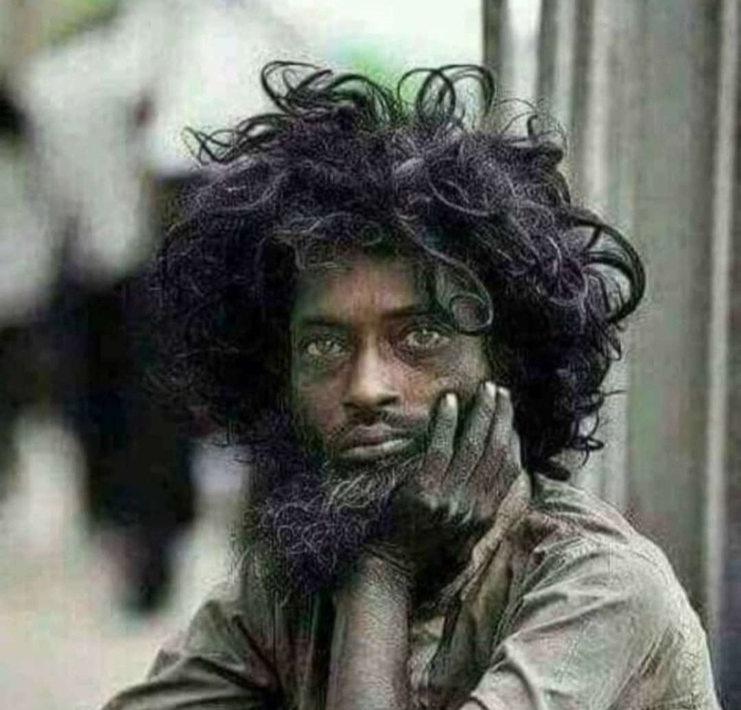 وش اللي حدا الناس المجنن تمر شهار
                 بلاها من اللي خارج شهار جننها