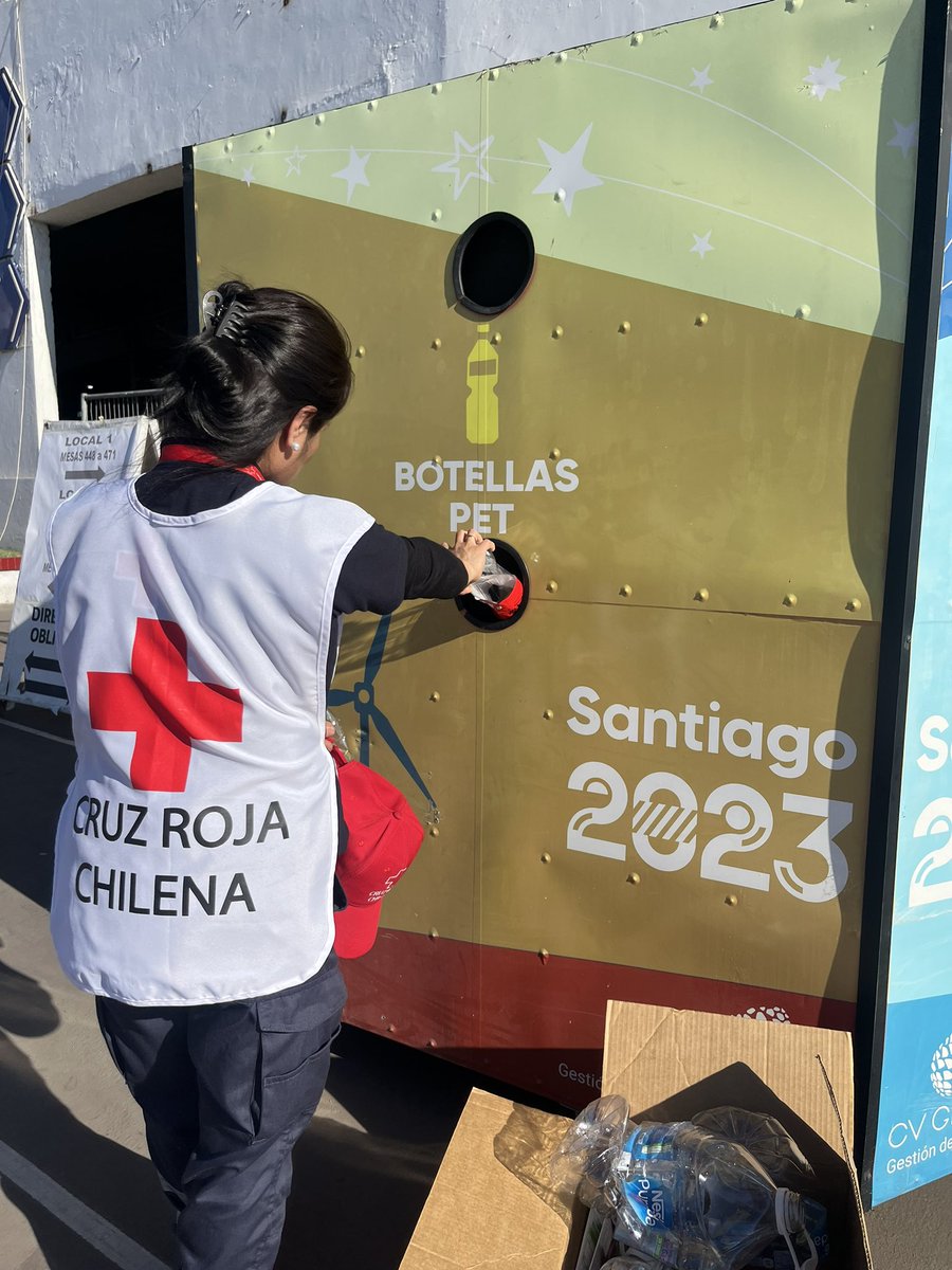 CRJChile's tweet photo. +2.000 ⛑️ se desplegaron en +750 puestos medicos en todo Chile 🇨🇱 durante este 26 y 27 de Octubre

La Juventud Cruz Roja se hizo presente durante estas elecciones Regionales y Municipales 🗳️ 

#Elecciones2024 #Elecciones2024CL #CruzRoja #Chile https://t.co/lRX7R5Ff6J
