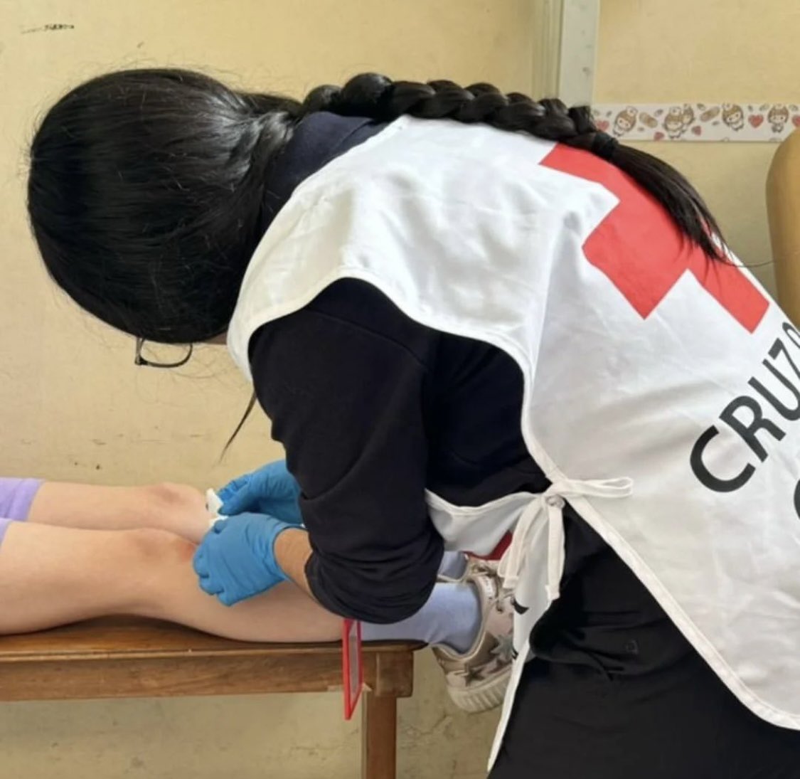 CRJChile's tweet photo. +2.000 ⛑️ se desplegaron en +750 puestos medicos en todo Chile 🇨🇱 durante este 26 y 27 de Octubre

La Juventud Cruz Roja se hizo presente durante estas elecciones Regionales y Municipales 🗳️ 

#Elecciones2024 #Elecciones2024CL #CruzRoja #Chile https://t.co/lRX7R5Ff6J