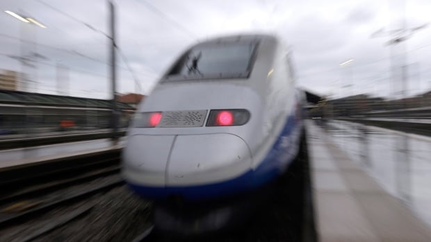 natnewswatch's tweet photo. Ottawa going ahead with high-speed rail between Quebec City and Toronto. Trains to reach speeds of up to 300 kilometres per hour, @ICILouisBlouin reports.  https://t.co/aT2uR7idPc

Find out more at https://t.co/xofn4ZIXij https://t.co/u6Y5RSzlqB