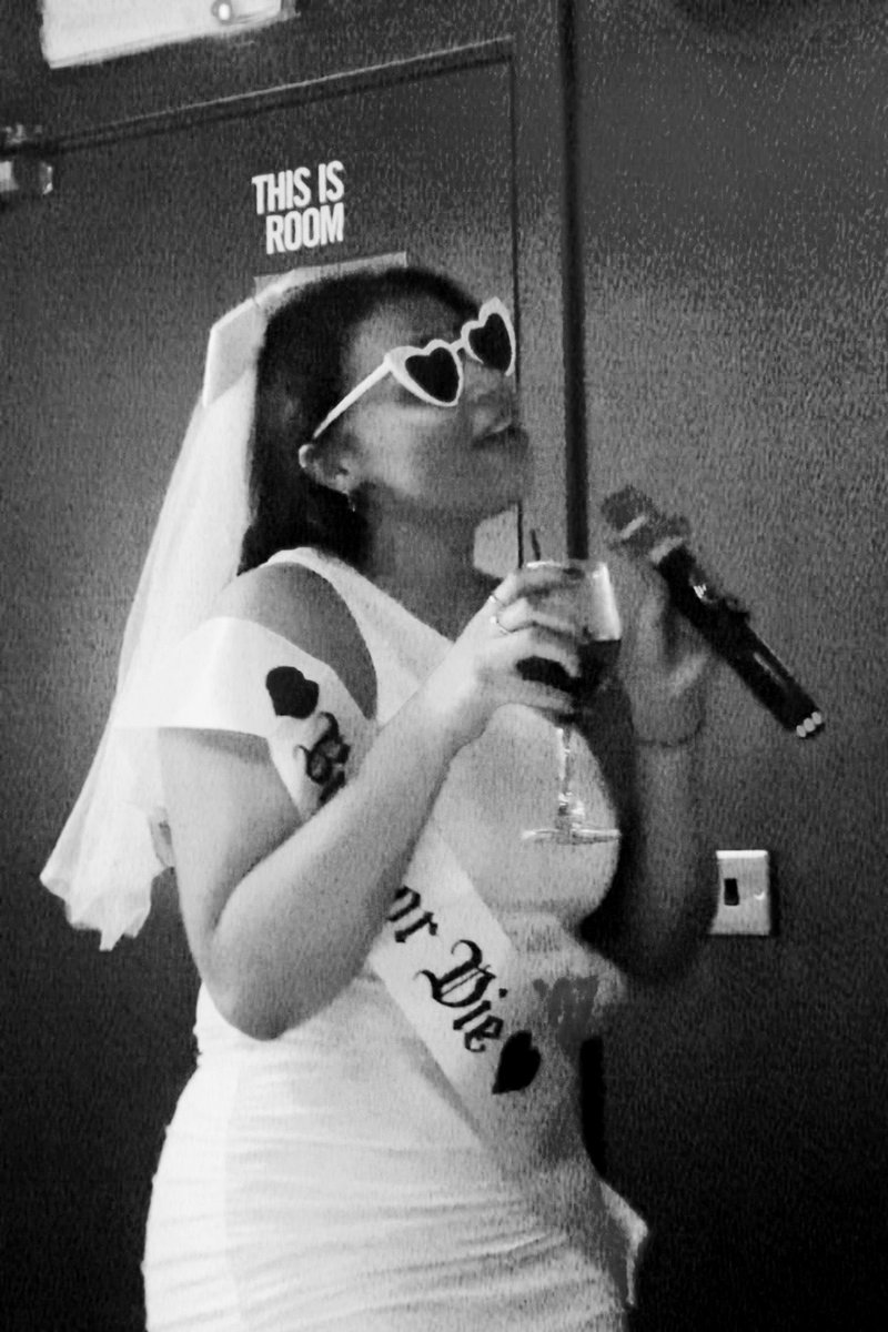 Becky_Steven22's tweet photo. Hallo🐔 party https://t.co/NVhNqDDa6j