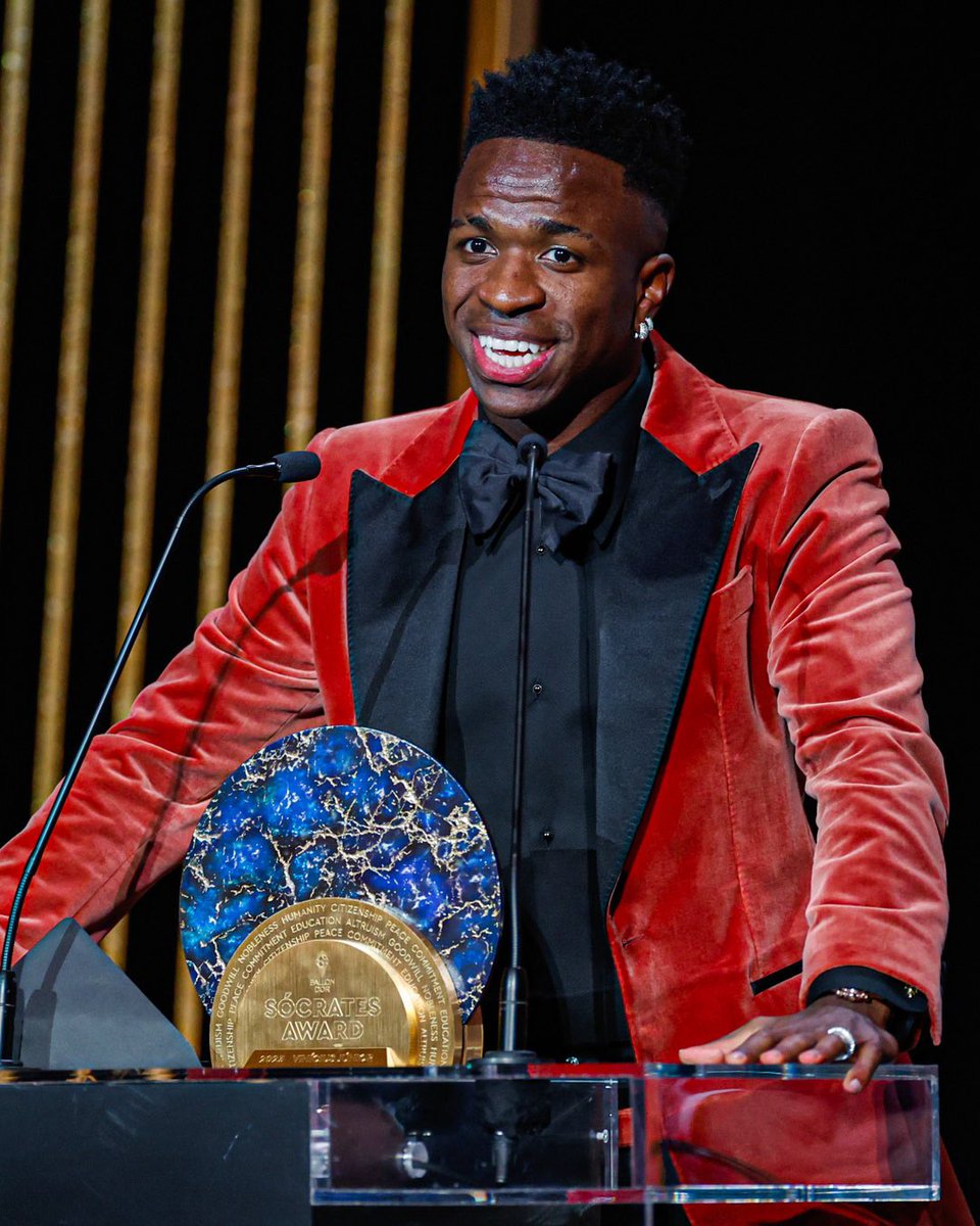 GEFOOTTV's tweet photo. 🔴 Si Vinicius ne prend pas le Ballon d’Or, je donne 199€ à tous ceux qui like et répondent à ce tweet 

( faut me follow )  #BallonDor https://t.co/TdlaEKkwBF