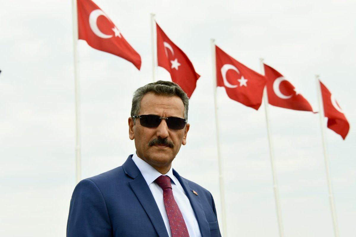 Başta Cumhuriyetimizin kurucusu Gazi Mustafa Kemal Atatürk ve Silah Arkadaşları olmak üzere bütün Şehitlerimizi rahmetle ve minnetle anıyor ,29 Ekim Cumhuriyet Bayramımızı kutluyorum .