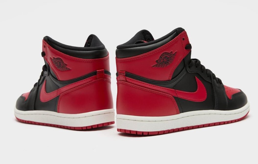 SNKRS_Sunitter's tweet photo. 🔴ファーストルック⚫️

Air Jordan 1 High '85 "Bred" 
スタイルコード：HV6674-067
➡️定価250ドル→約39,000円となる予定
➡️2025年2月14日リリース予定 https://t.co/aDEARtxA9P