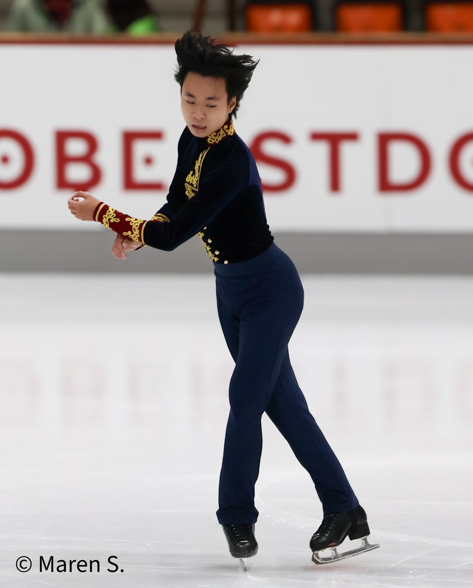 PoetaTruther's tweet photo. Nebelhorn Trophy 2024 - SP Men - warm-up group 3 #FigureSkating #NebelhornTrophy #JariKessler #RomanSadovsky #WesleyChiu https://t.co/CVrMBz1AI4