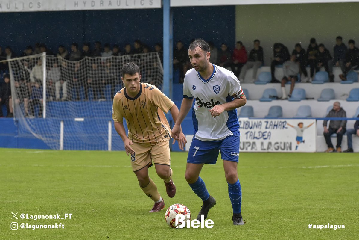 lagunonak_FT's tweet image. 📸⚽ Hemen duzue larunbatean Hirugarren Mailako mutilek jokatu zuten partida iruditan.

#laguneibar #lagunonak #aupalagun #azpeitia #terceraref #terceradivisión