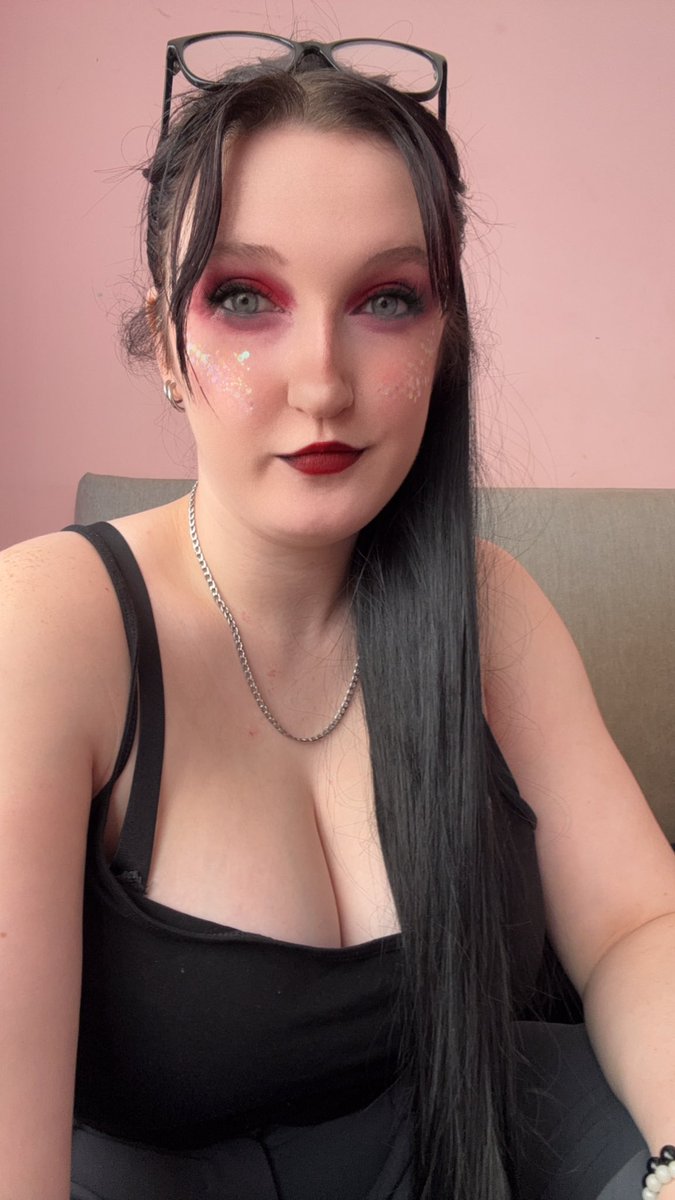 _yunhosgalaxy_'s tweet photo. absolutely love how i looked for dpr yesterday, going to use that ponytail as much as possible for concerts now

#dprinlondon #DPRLONDON https://t.co/LIxFrAis15