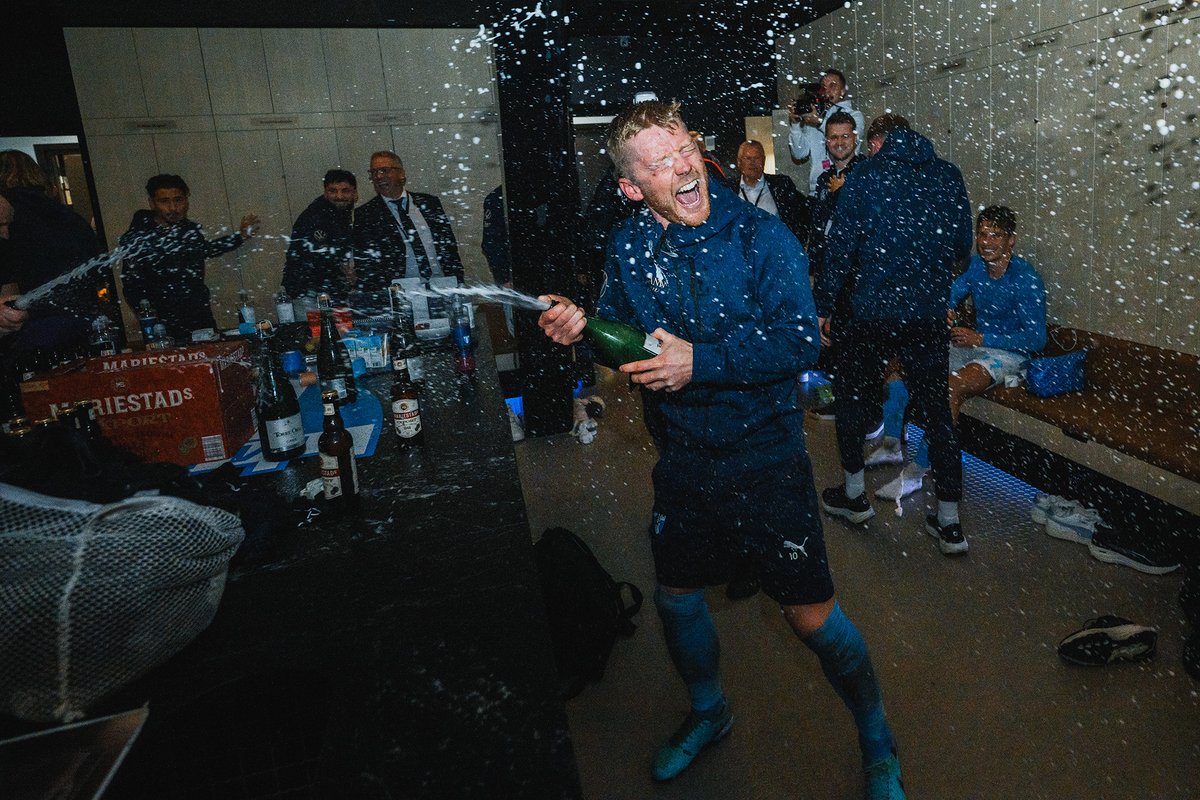 🍾