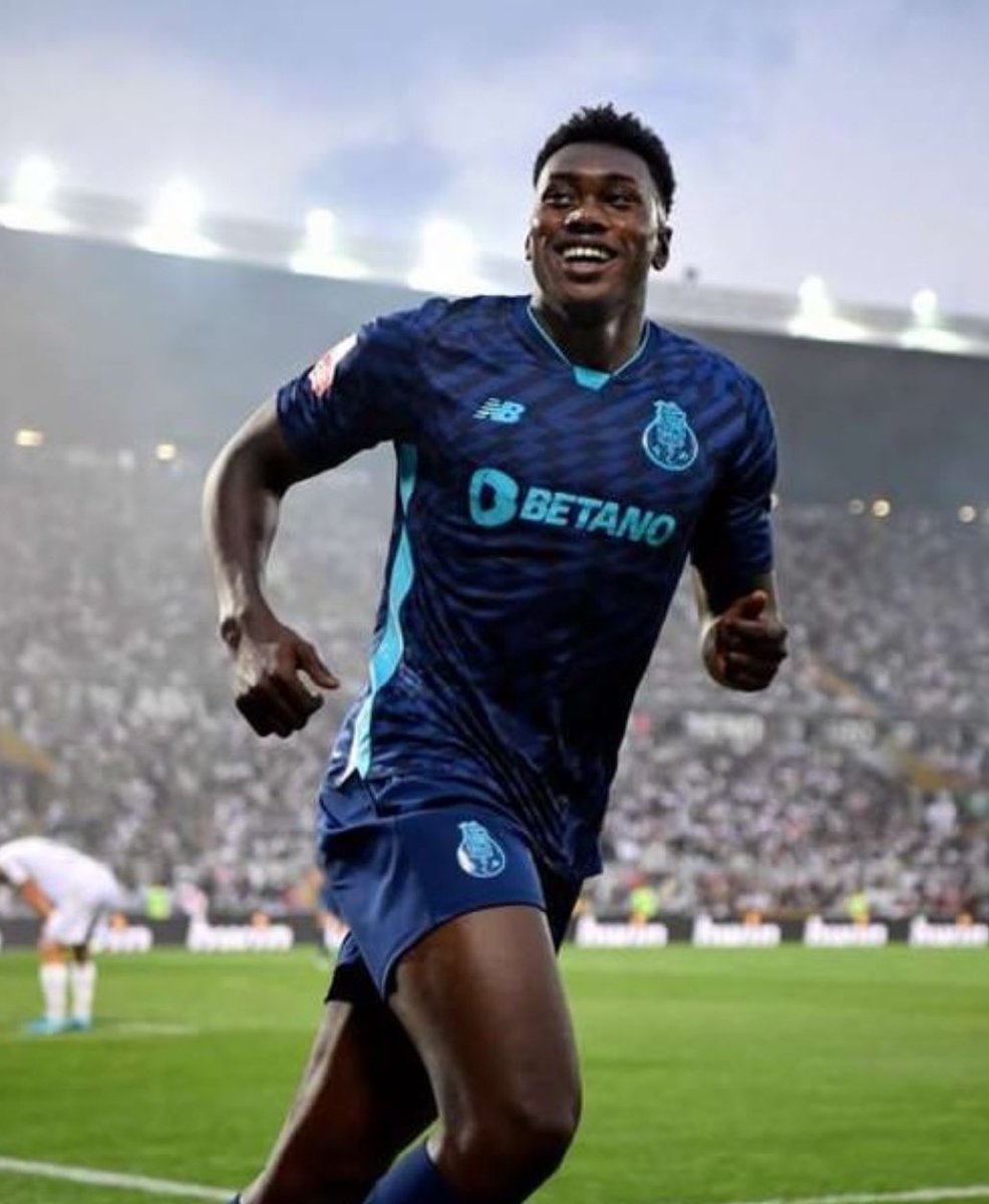 fbwonderkids's tweet photo. 🇪🇸 Samu Omorodion (20) is simply unstoppable for @FCPorto!

A hattrick in the first half vs. AVS. 🎩

11 goals in 9 appearances to start the season. 

A goal every 54 minutes. 🔥 https://t.co/74g9w3RU1J