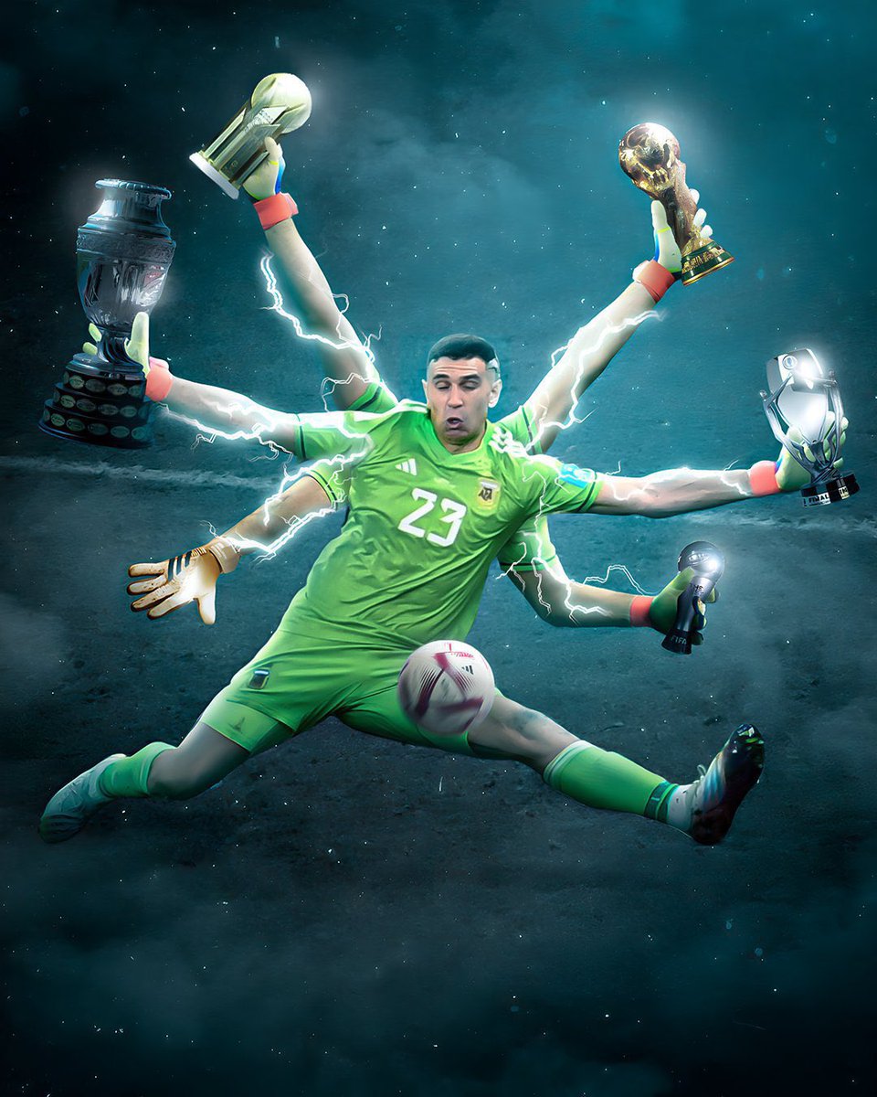 A comienzos de 2021 todavía no había debutado en la Selección Argentina, desde ese momento…

🤯🇦🇷 Estos fueron los últimos ¡CUATRO AÑOS! en la carrera de DIBU MARTÍNEZ:

🏆 Bicampeón de América 2021/2024.
🏆 Campeón Intercontinental 2022.
🏆 Campeón del Mundo 2022.
🧤 Guante de
