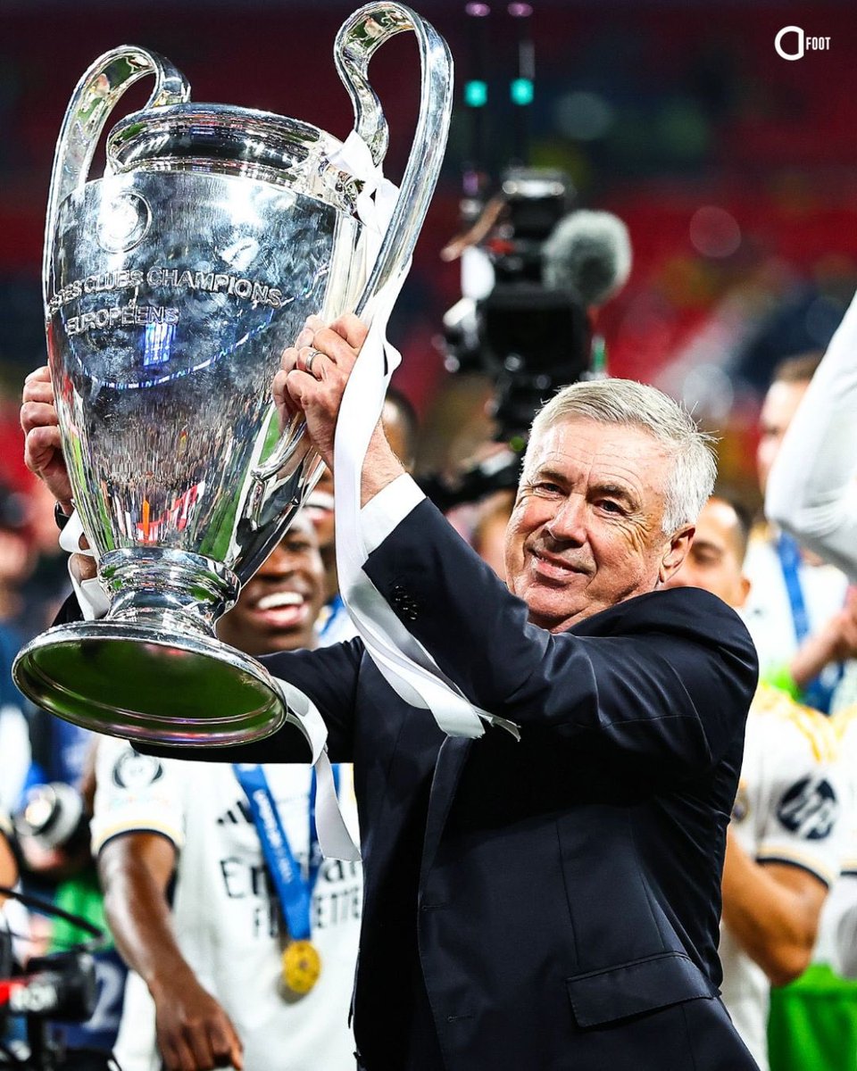 ActuFoot_'s tweet photo. 🚨 OFFICIEL ! 𝗖𝗔𝗥𝗟𝗢 𝗔𝗡𝗖𝗘𝗟𝗢𝗧𝗧𝗜 🇮🇹 𝗘𝗦𝗧 𝗘́𝗟𝗨 𝗘𝗡𝗧𝗥𝗔𝗜̂𝗡𝗘𝗨𝗥 𝗗𝗘 𝗟𝗔 𝗦𝗔𝗜𝗦𝗢𝗡 𝟮𝟬𝟮𝟯/𝟮𝟬𝟮𝟰 ! 👔 #BallonDor 

🏆 Ligue des Champions
🏆 Liga
🏆 Supercoupe d’Espagne

Seulement 2 défaites la saison dernière avec les Merengue. https://t.co/kcaRtO6lzq