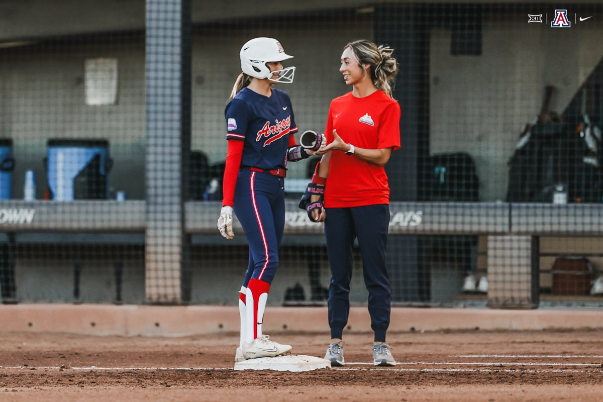 happy birthday to our newest first base coach! she may look familiar... 🤔

happy to have Jasmine Perezchica back this season as a grad manager! HBD, Jaz!!