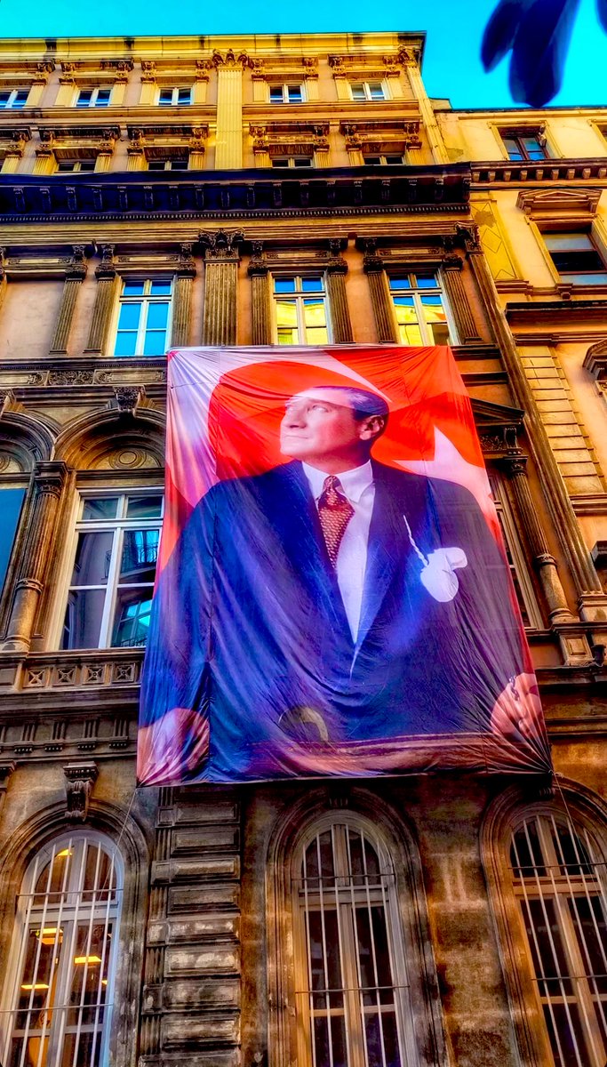 🇹🇷 Cumhuriyetimizin 101. yılında, Gazi Mustafa Kemal Atatürk ve silah arkadaşlarını saygıyla aNRıyoruz.♥️ 

#29ekimcumhuriyetbayramımızkutluolsun