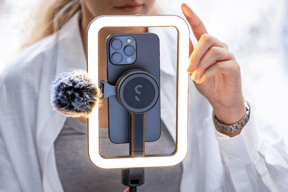 christineTechCA's tweet image. Surprise a teen or tween on your list with one of these cool gifts. I know a few are on my own tween’s list this year! 

wifihifi.com/wifi-hifi-holi…

 #techgiftguide #giftsforteens #holidaygiftguide