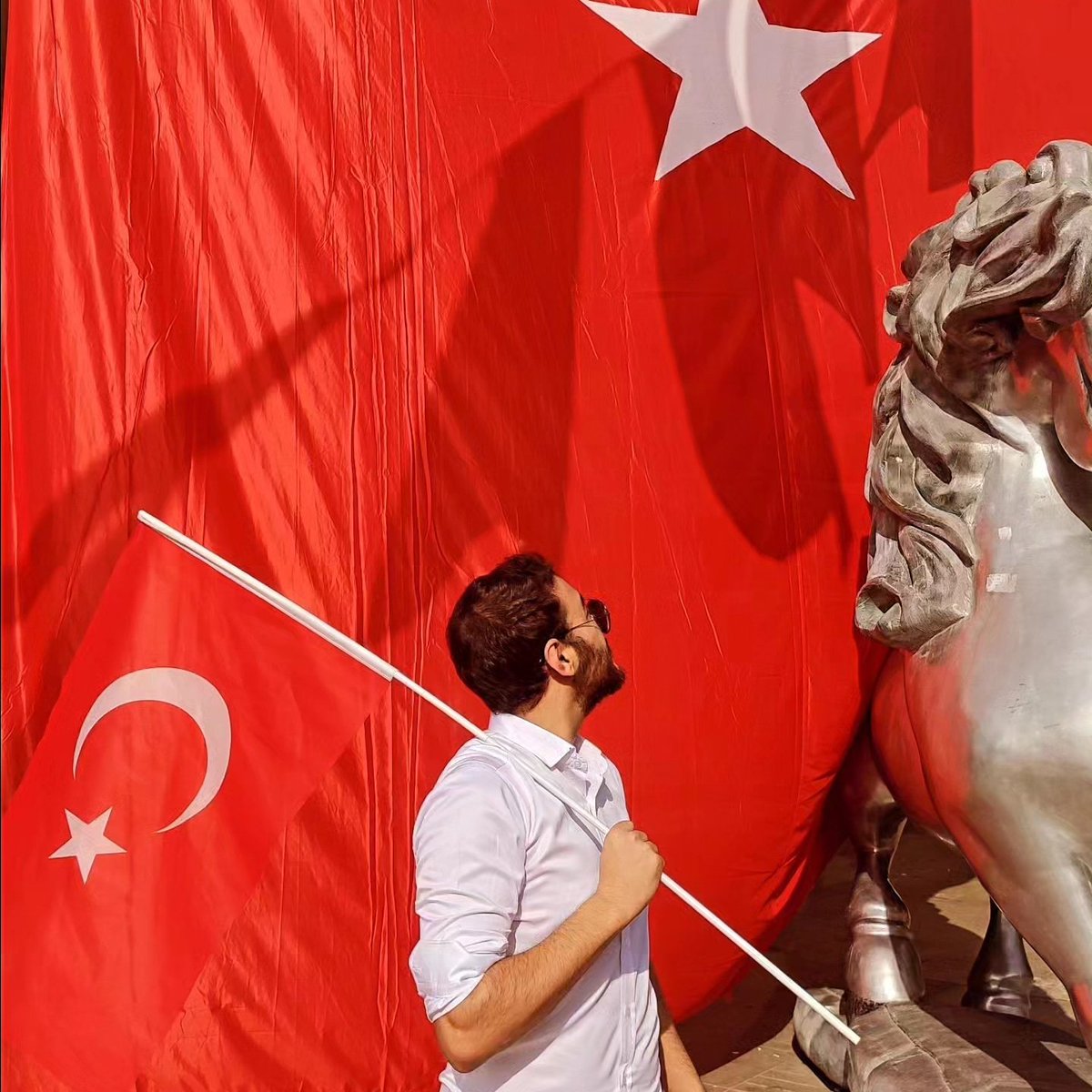 FerhatUbuz's tweet photo. Bir Asır+1
Yaşasın Cumhuriyet. https://t.co/LHxP9oGdUc