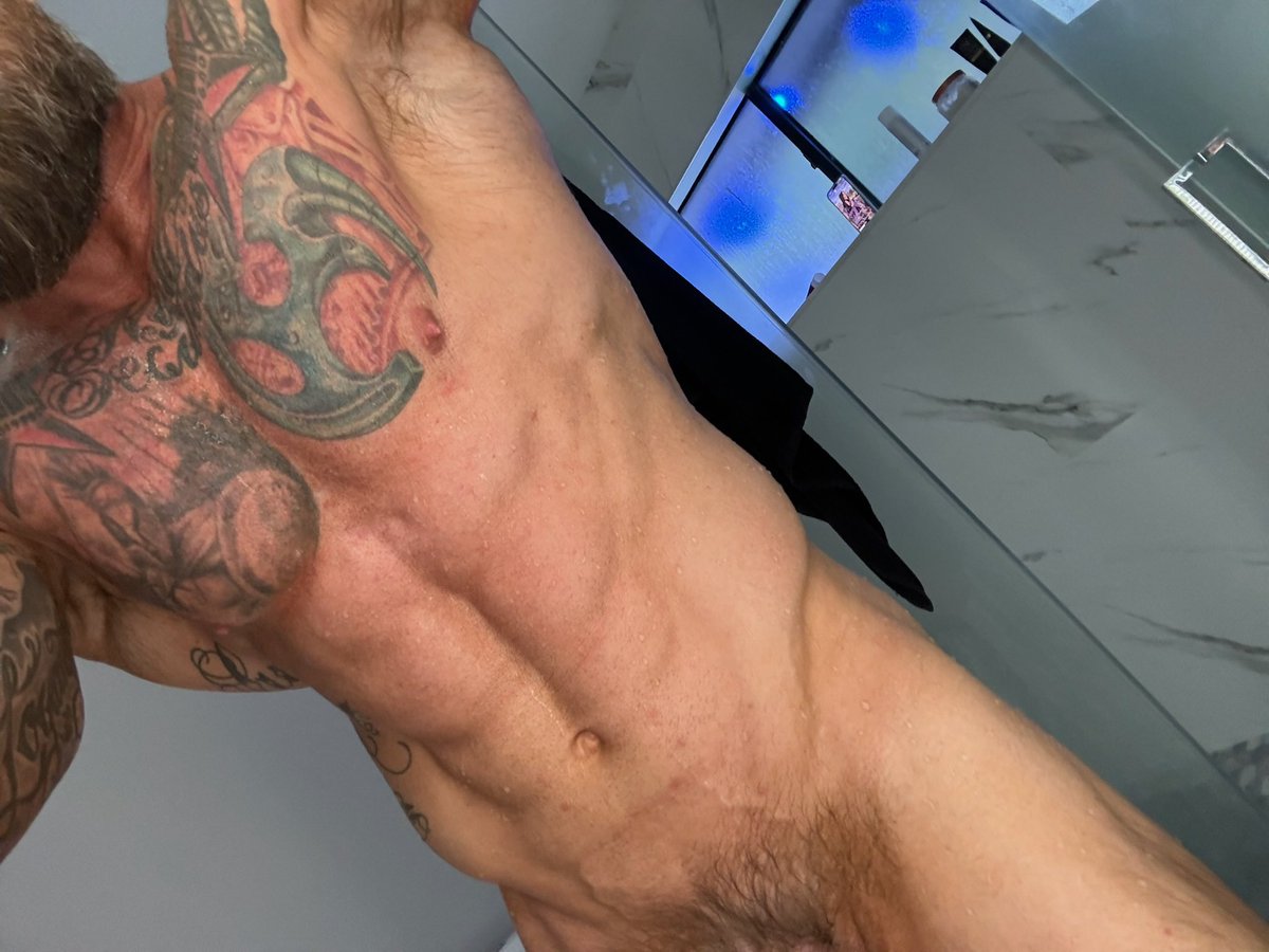 Jhopkins1986's tweet photo. Follow the link in bio if you like the view 

Reshare if you want something even more revealing in your DM’s 😈 https://t.co/uwv6HjvUMG