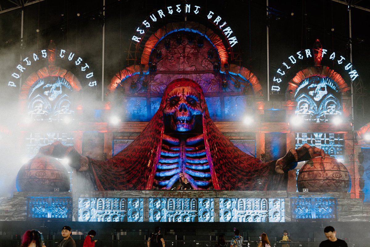yellowtaelmusic's tweet photo. ESCAPE 2024 🩸 from the bottom of my heart, thank you for an unforgettable experience. 

shoutout to @discoveryprjct @SevenLionsMusic @EscapeHalloween for sharing this incredible opportunity 💛 https://t.co/7EXgLj4Ntn