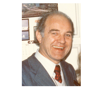 Afectuoso recuerdo al Profesor Hermann Niemeyer en el aniversario de su nacimiento (Ovalle, Chile, 26 de octubre de 1918 - Santiago, Chile, 7 de junio de 1991). Entusiasmó al país  y a sus estudiantes por la investigación científica. 
<a href="/LabBqUchile/">Laboratorio de Bioquímica y Biología Molecular</a>