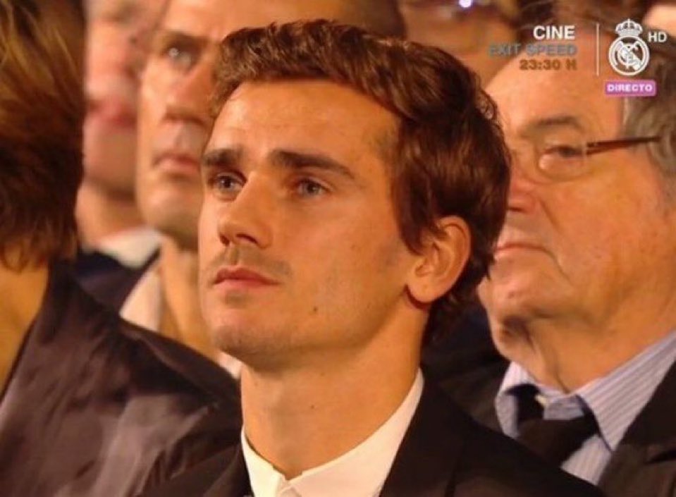 aken0o0's tweet photo. Lui savait qu’il n’était pas ballon d’or et pourtant c’est déplacé malgré la déception contrairement à un certains type enfin bref https://t.co/oOFeqLdMDH