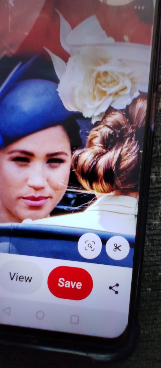 js23wan's tweet photo. @richardaeden Look at her looking at Catherine, Princess of Wales https://t.co/OuWXoMr0Eh