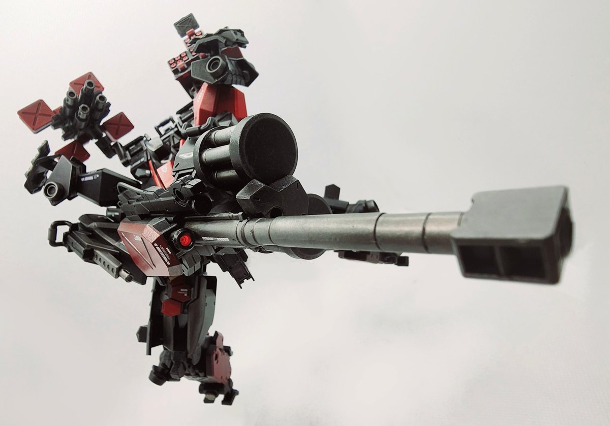 Krekkov's tweet photo. i love this kitbash i made i cant stop taking pics of it 😭😭 https://t.co/AG0KJuXpOY