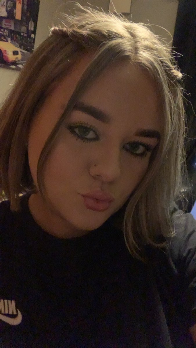 httpannemarie's tweet photo. Chopped my hair off💇🏼‍♀️ https://t.co/TXYVX97YsE