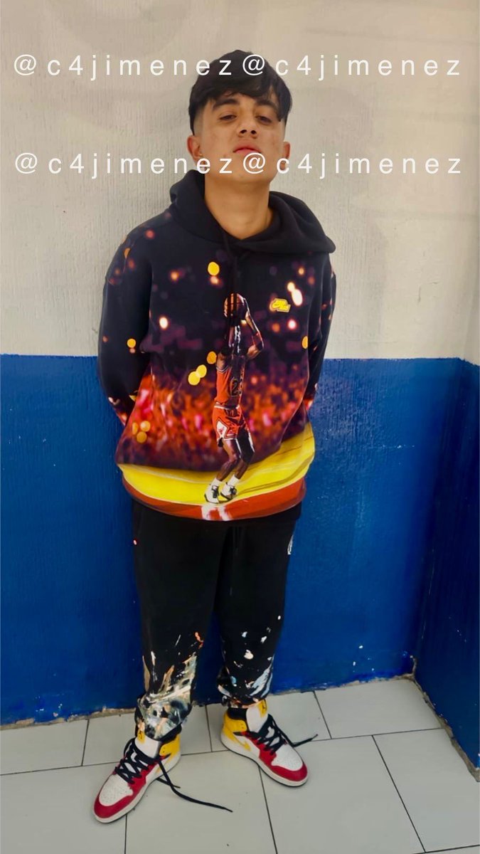 c4jimenez's tweet photo. CAE SICARIO de LA UNIÓN; DICE q TIENE 17 AÑOS
Johan Gael Glz
Vive en La Morelos
Anda con el grupo de matones q opera para El Irving.
Así se lucen armados! 
Ha estado en los últimos crímenes de La Morelos.
Agentes de @SSC_CDMX Sector Consulado lo detuvieron esta mañana con otros 3 https://t.co/XQpped3UNJ