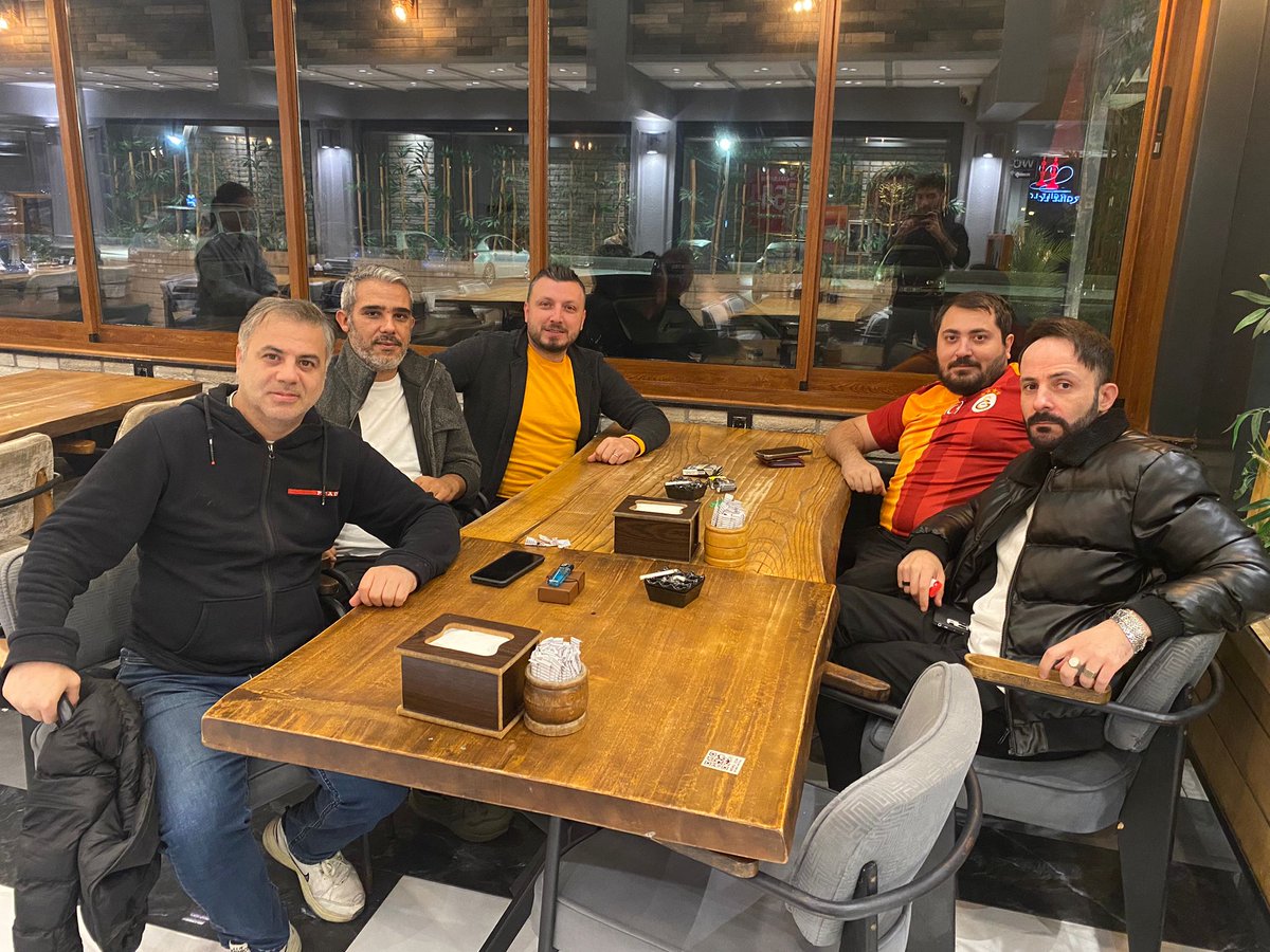 Ayağınıza yüreğinize sağlık çok güzel bir derbi akşamı oldu dostlar ile.

<a href="/gslienes61/">MerTEneS</a> <a href="/ArentoErkan1/">ErkanGs</a>  @YazcHasann  <a href="/Armani_gs1905/">Bülent 🇹🇷🦁</a>