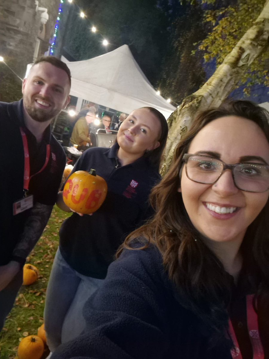 lcowan06's tweet photo. Such a great evening at the Wave Autumn Fayre carrying out health checks with @QUBSONM and catching up with friends! Even some time to paint our own mascot🎃 a lovely set up and a brilliant turn out!
#wellbeing #wellbeingambassador #studentnurse #qub #wavetrauma #healthchecks https://t.co/8rseWAhh0z