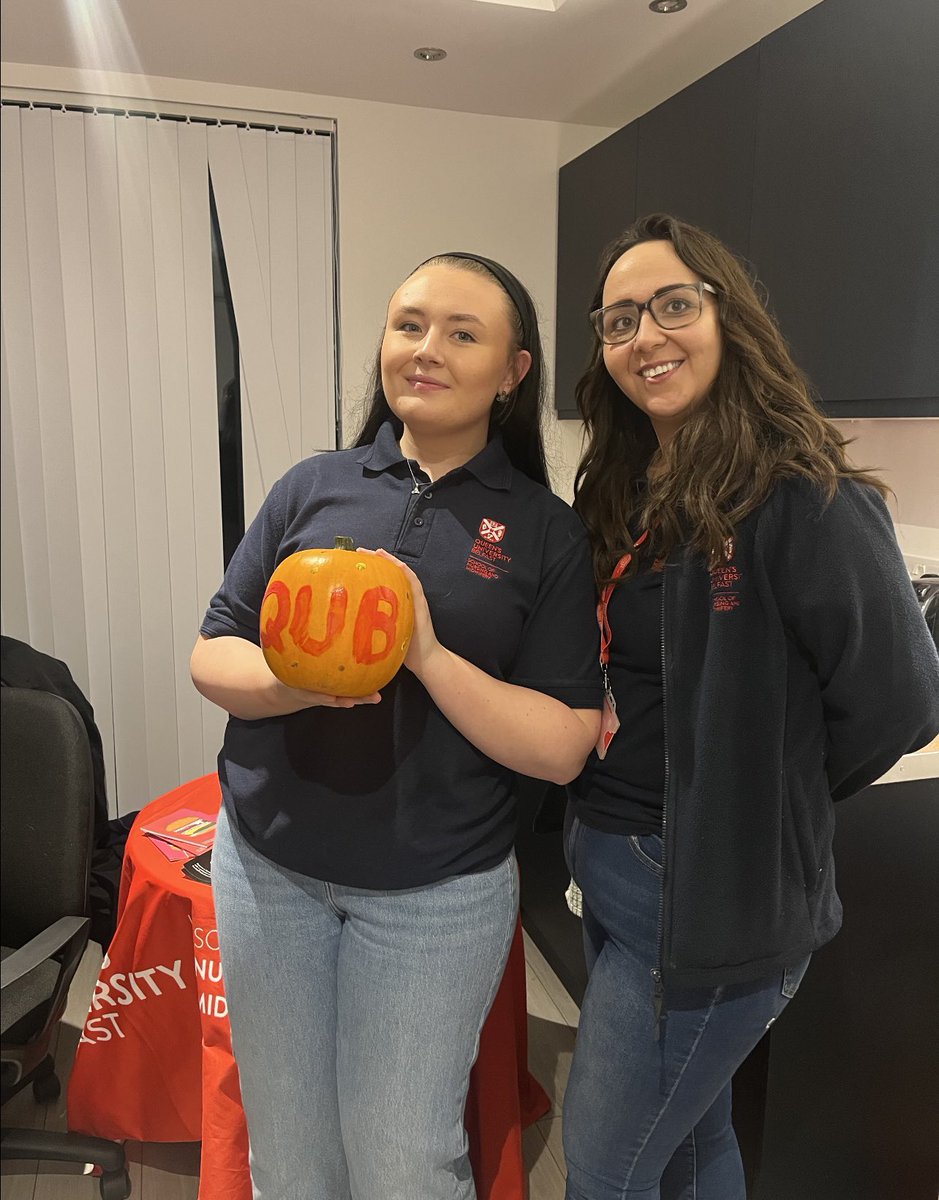 lcowan06's tweet photo. Such a great evening at the Wave Autumn Fayre carrying out health checks with @QUBSONM and catching up with friends! Even some time to paint our own mascot🎃 a lovely set up and a brilliant turn out!
#wellbeing #wellbeingambassador #studentnurse #qub #wavetrauma #healthchecks https://t.co/8rseWAhh0z