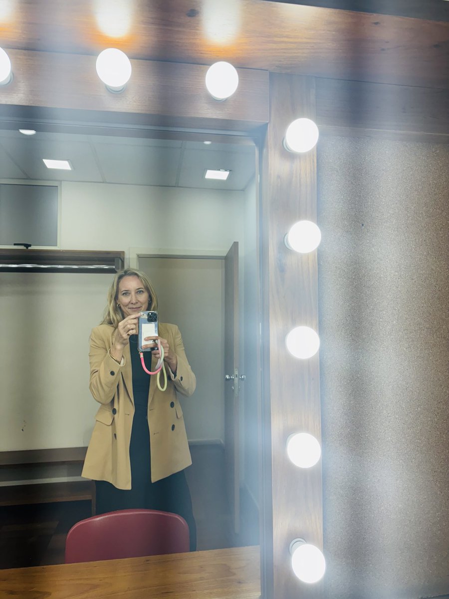 Dr. Doro Baumann-Pauly (@dorobaupau) on Twitter photo There is a first for everything: backstage before #BizHumanRights lecture at <a href="/_fecap/">FECAP</a> in São Paulo!
Thanks to
<a href="/claudiaamarconi/">Cláudia Alvarenga Marconi</a> <a href="/rafaelsnmiranda/">Rafael Miranda</a> ! There is a first for everything: backstage before #BizHumanRights lecture at <a href="/_fecap/">FECAP</a> in São Paulo!
Thanks to
<a href="/claudiaamarconi/">Cláudia Alvarenga Marconi</a> <a href="/rafaelsnmiranda/">Rafael Miranda</a> !