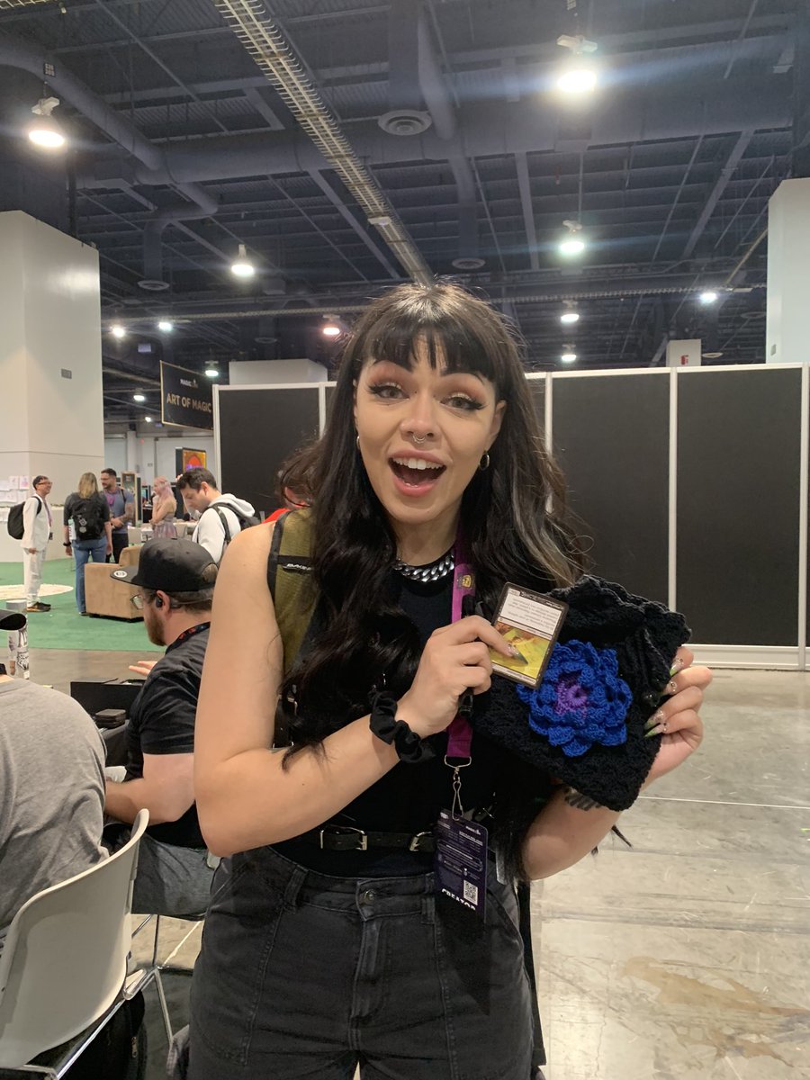 Happy as heck I got to deliver this gift to <a href="/ZMainCharacter/">Z, Guardian of Baby Gaymers</a> 🖤💙🖤 #MagicConVegas