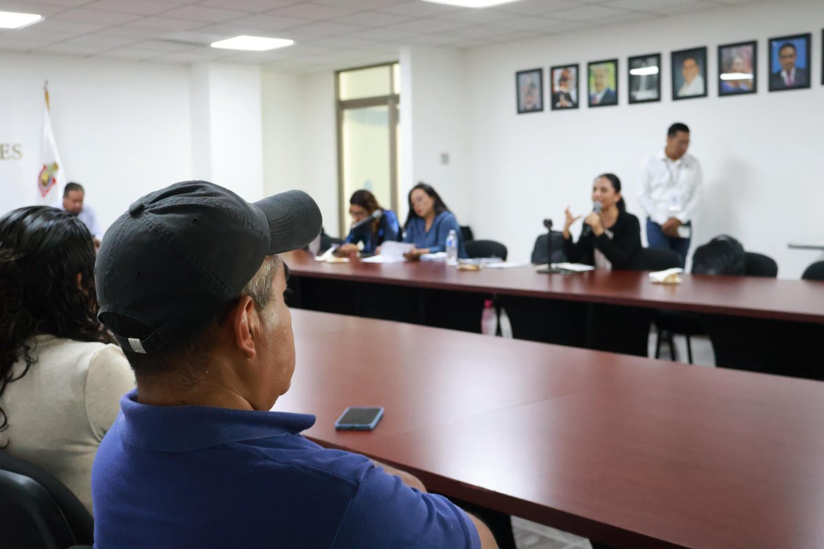 En atención a la invitación del diputado <a href="/SesulBolanos/">Sesul Bolaños López</a>, colaboradores de las Subsecretarías de Crecimiento y Desarrollo Económico y de Impulso Económico y Mejora Regulatoria se reunieron con personas artesanas para dar a conocer los programas y servicios de acompañamiento