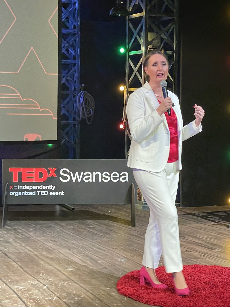 ShyGirlBooks's tweet image. #IntrovertsCan 

I’ve been told so many times that #introverts don’t belong on stage. I was happy to prove them wrong this weekend 😊

#valuewhispering #introvertlife