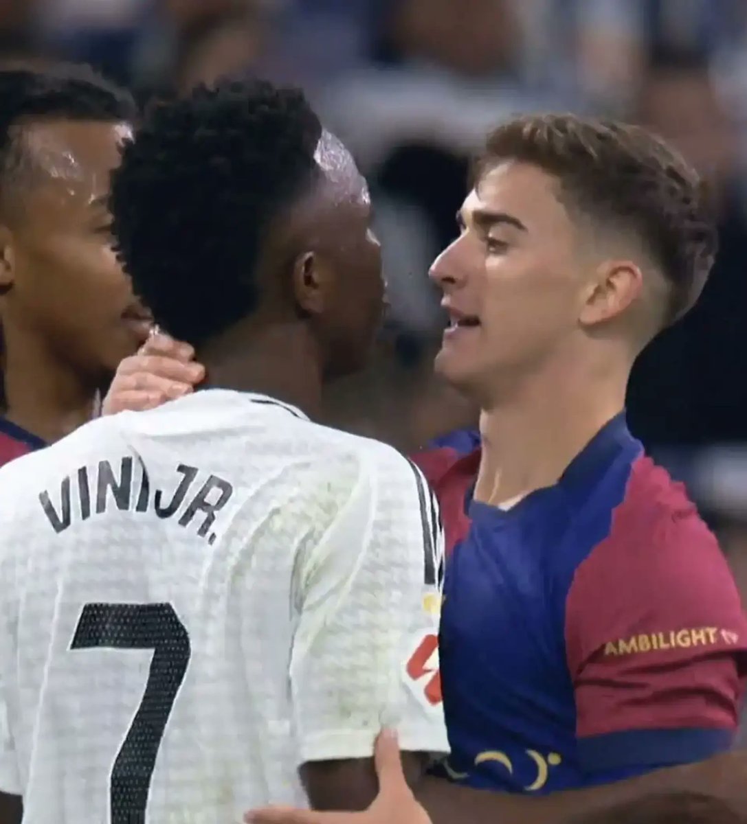CuentaMister's tweet photo. Vini a Gavi: "Si, si... 4... pero yo el lunes Balón de Oro... Balón de Oro"

🤣🤣🤣🤣🤣🤣🤣🤣🤣🤣🤣 https://t.co/9I6NWAokLh