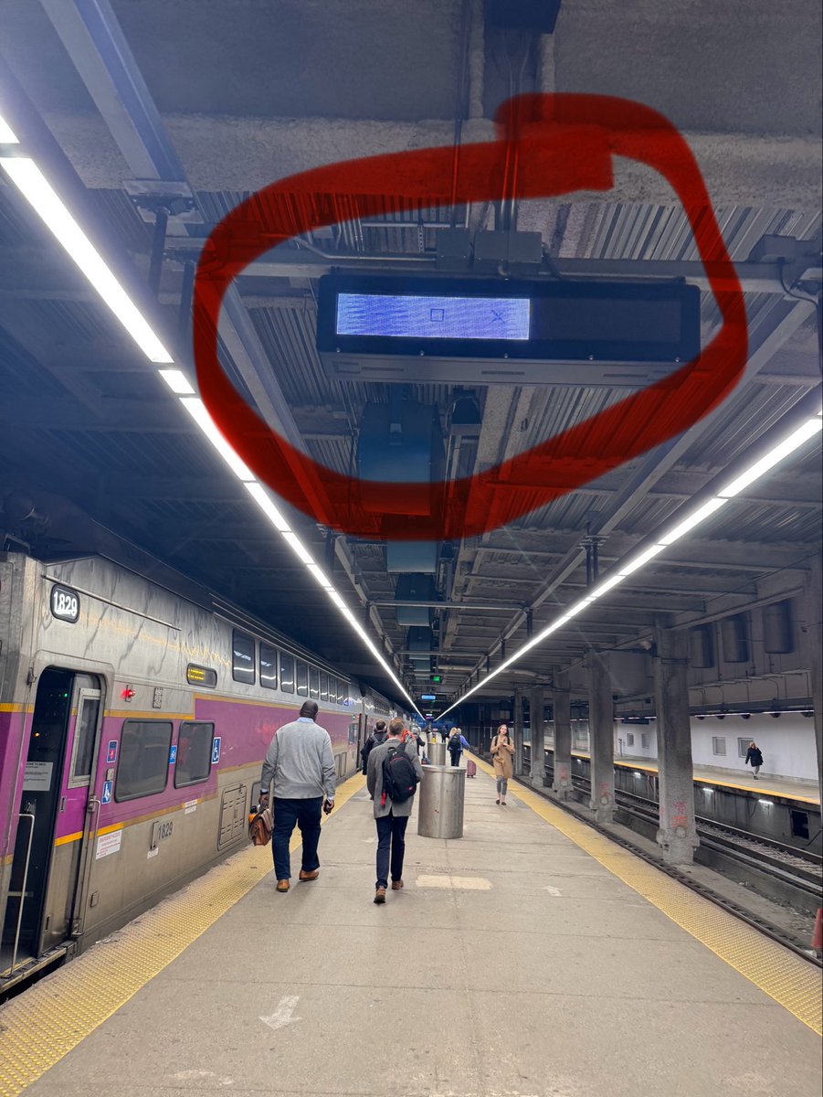ajkessel's tweet photo. @MBTA_CR this has been broken for a while. Need to reboot! South Station Track 3. https://t.co/6MBT0rM1qc
