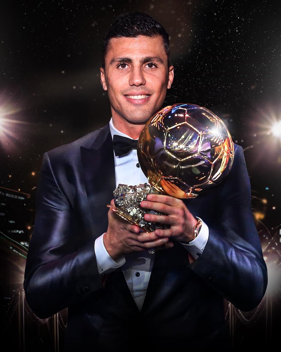 Manchester City's Rodri Claims the 2024 Ballon d'Or!
The Spanish midfielder edges out Vinicius Jr for the prestigious award.